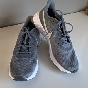 NEW! Nike Revolution Running Shoes for Men